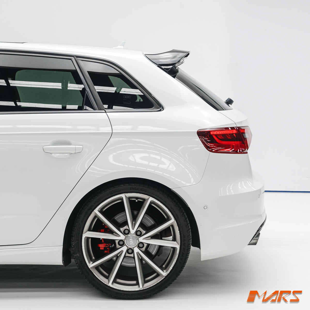 A3-8V-5D-OTG-RS-GB-16.jpg
