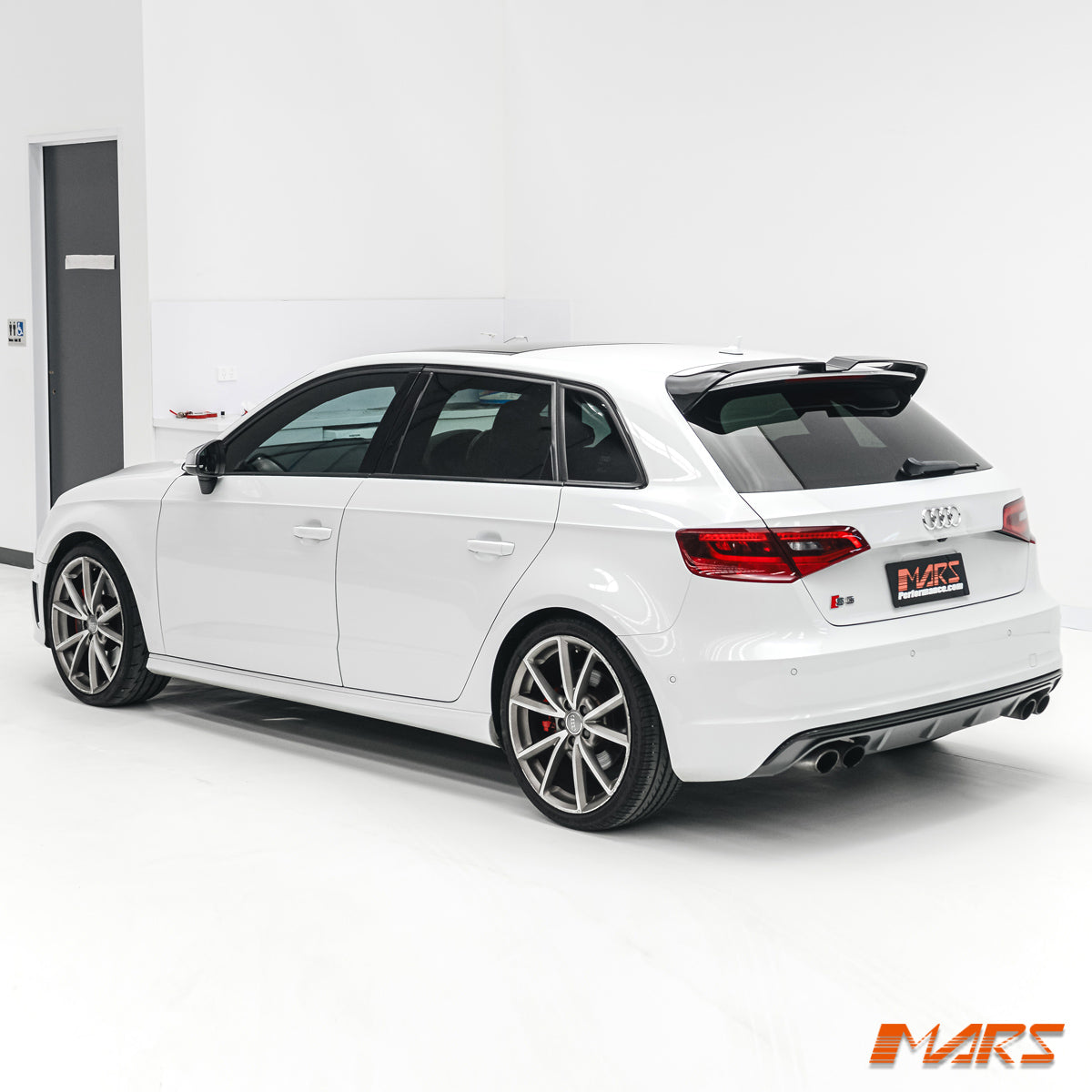 A3-8V-5D-OTG-RS-GB-18.jpg