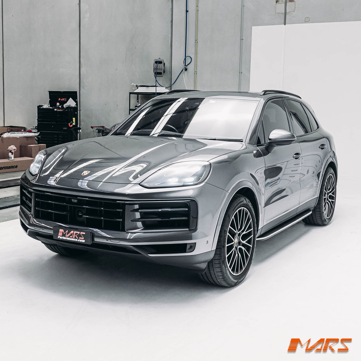 CAYENNE-9YA-18-OE-STEP-LR-21.jpg