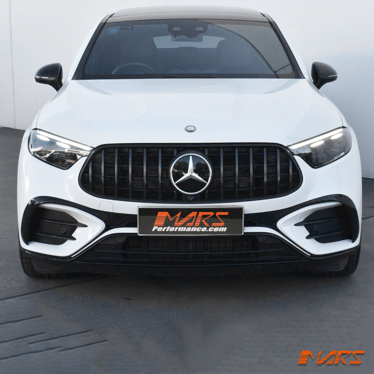 GLC63-GLC43-254-FG-GB-XC-11.jpg