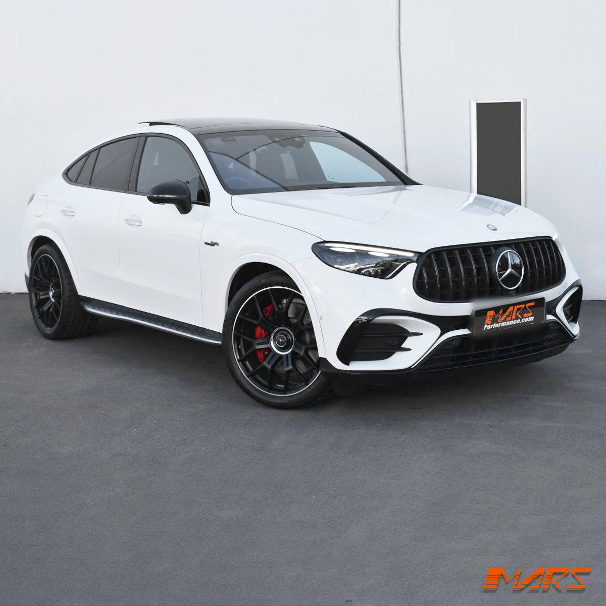 GLC63-GLC43-254-FG-GB-XC-12.jpg