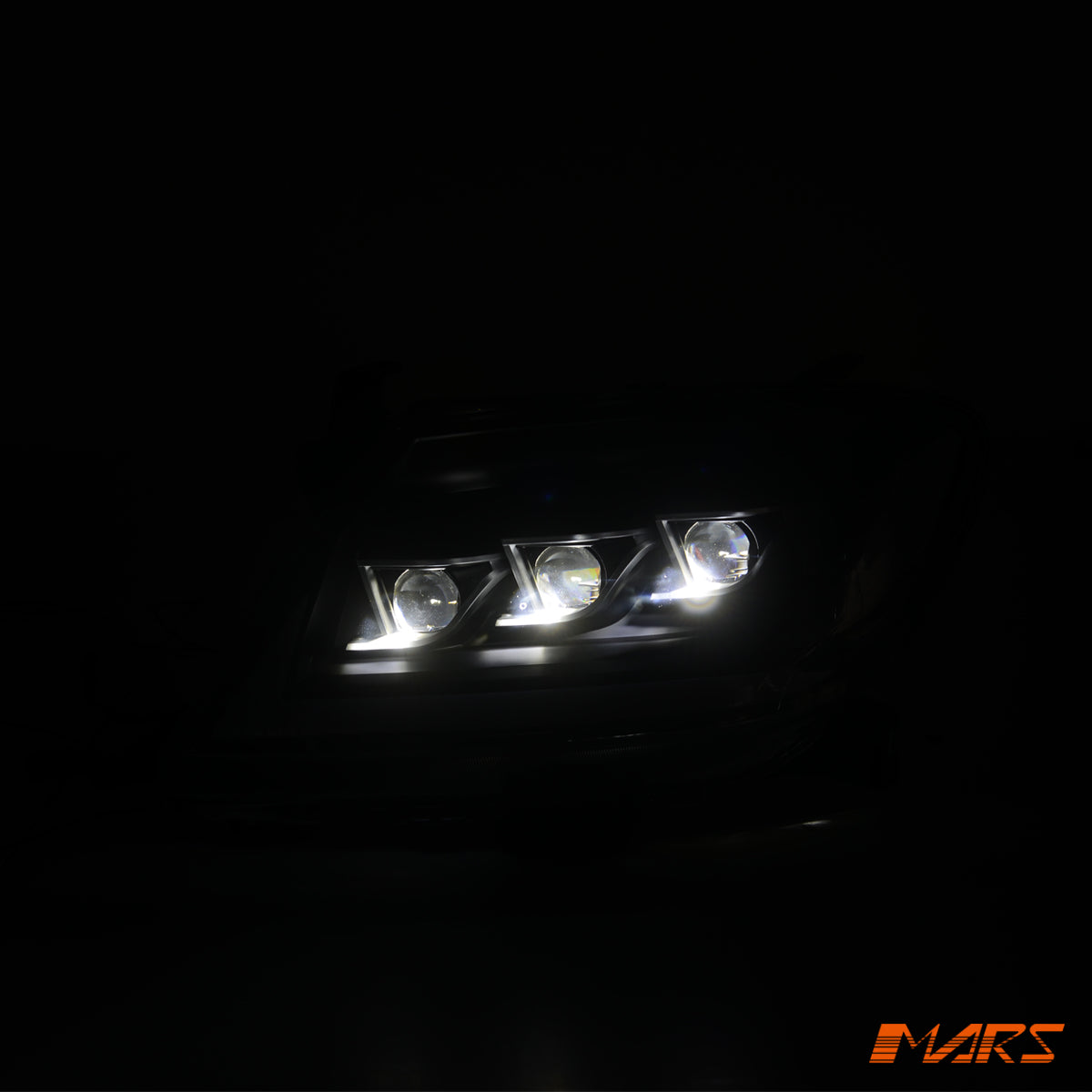 HILUX-05-QH-B-CXH-2.jpg