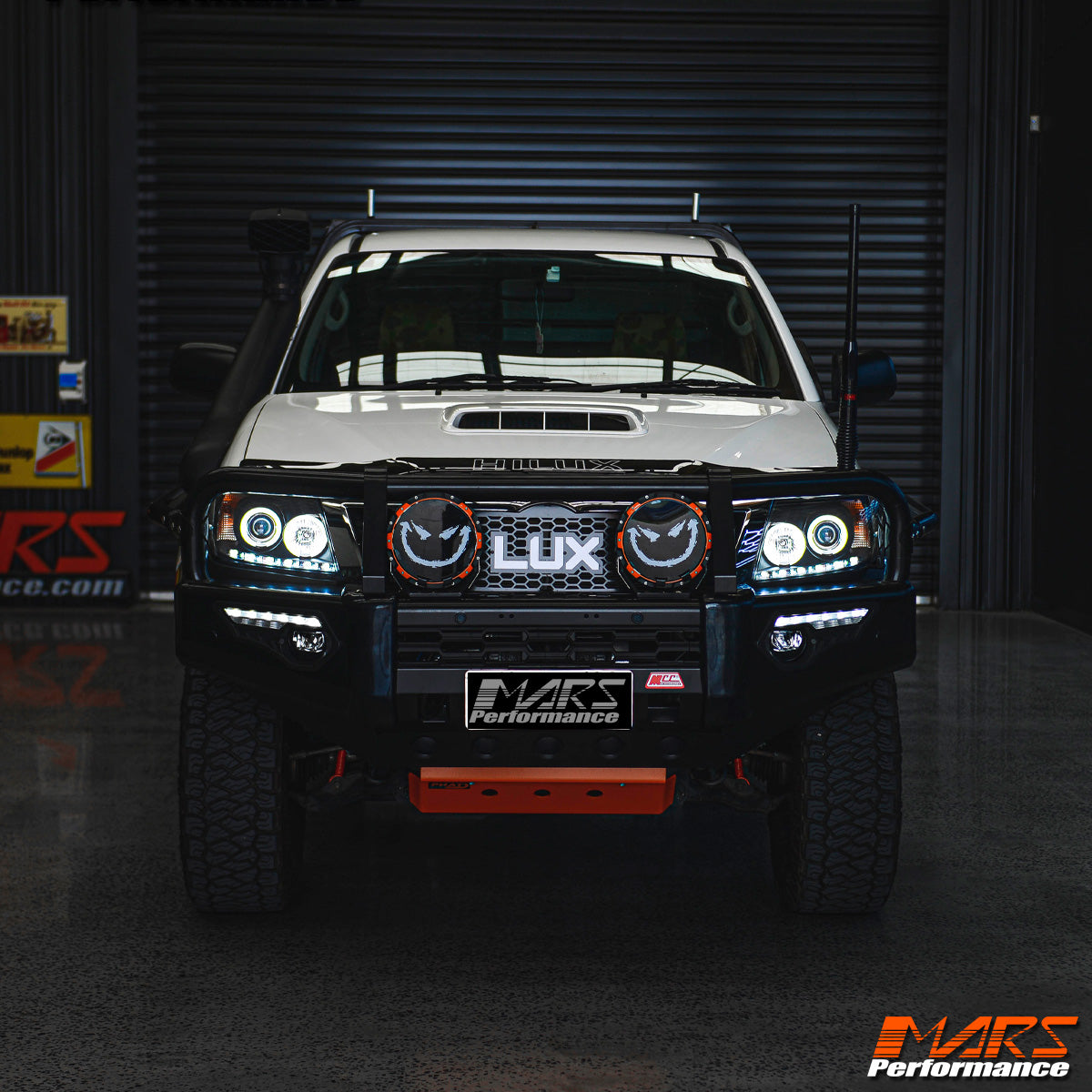 HILUX-11-LCAH-B-SN-8.jpg