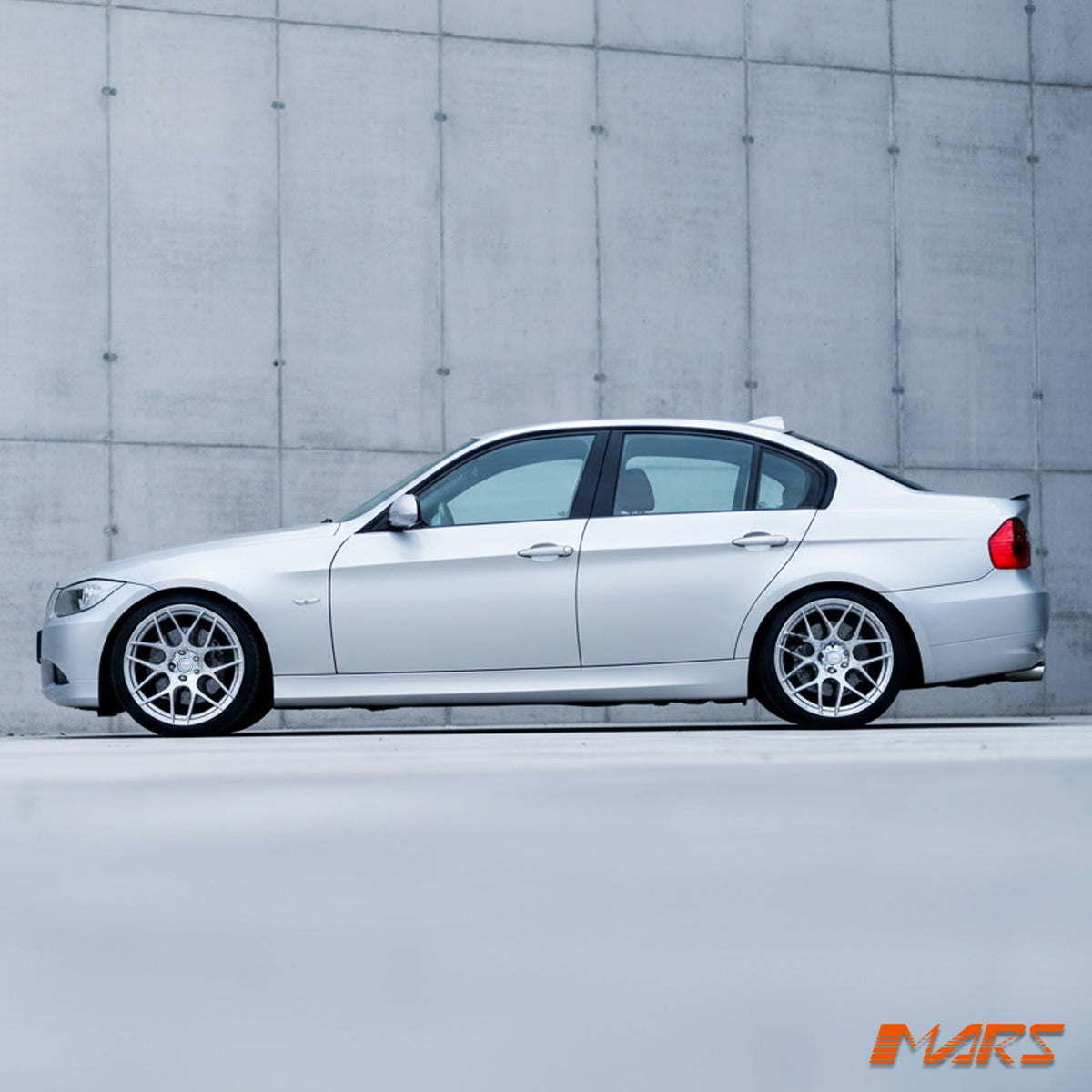 J3-19-120-E90-SF-3.jpg