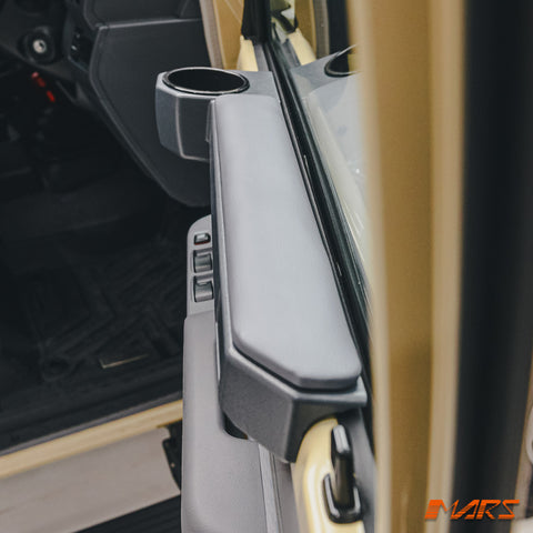 LC70-07-DOOR-ARM-GRY-14.jpg