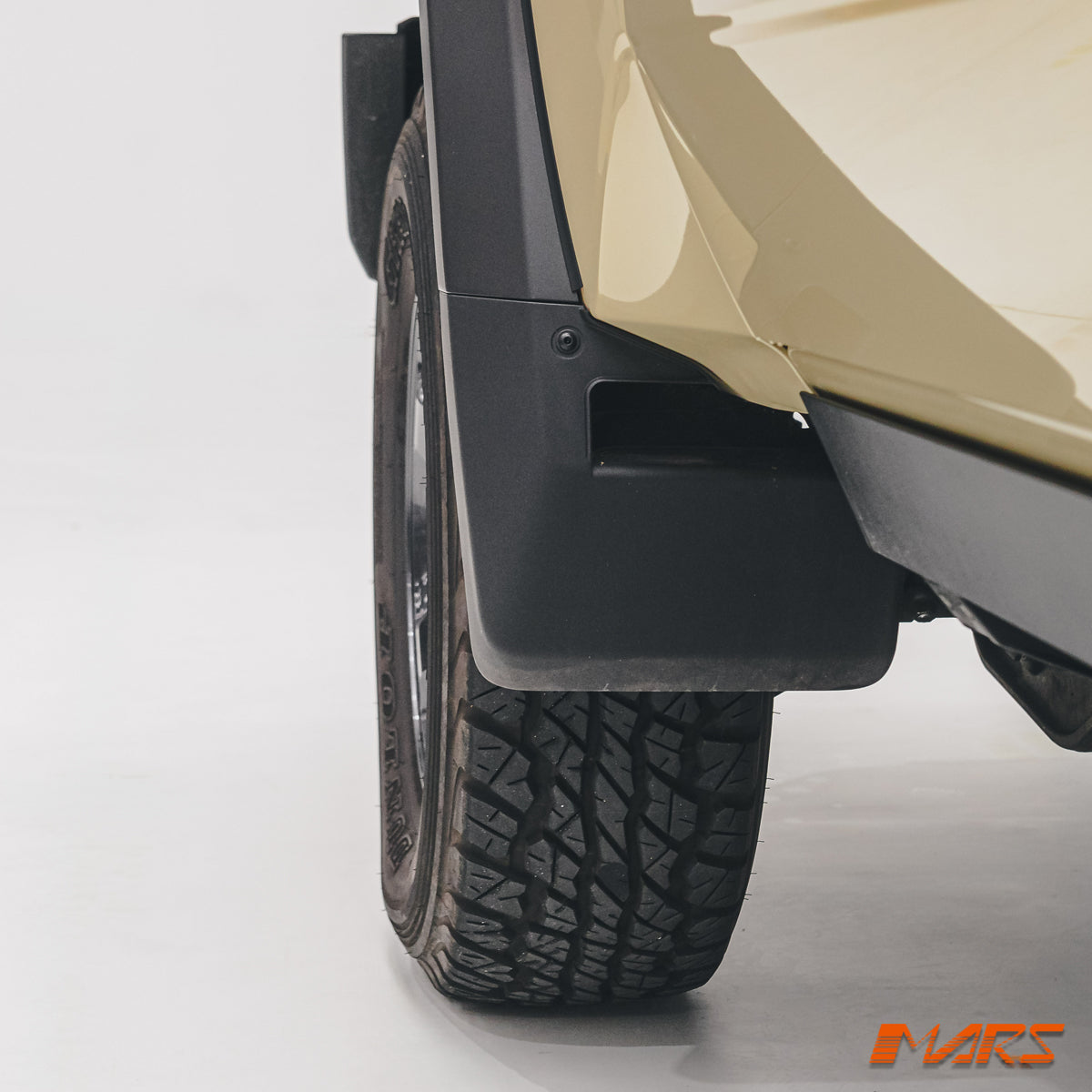LC70-23-F-MUD-11.jpg
