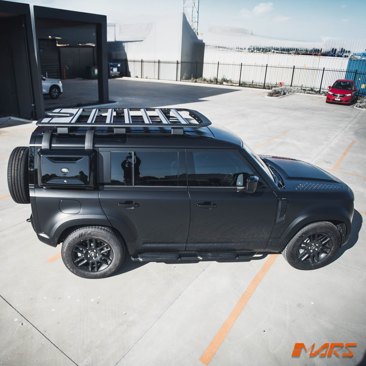 LRD-L663-110-ROOF-RACK-YK-11.jpg