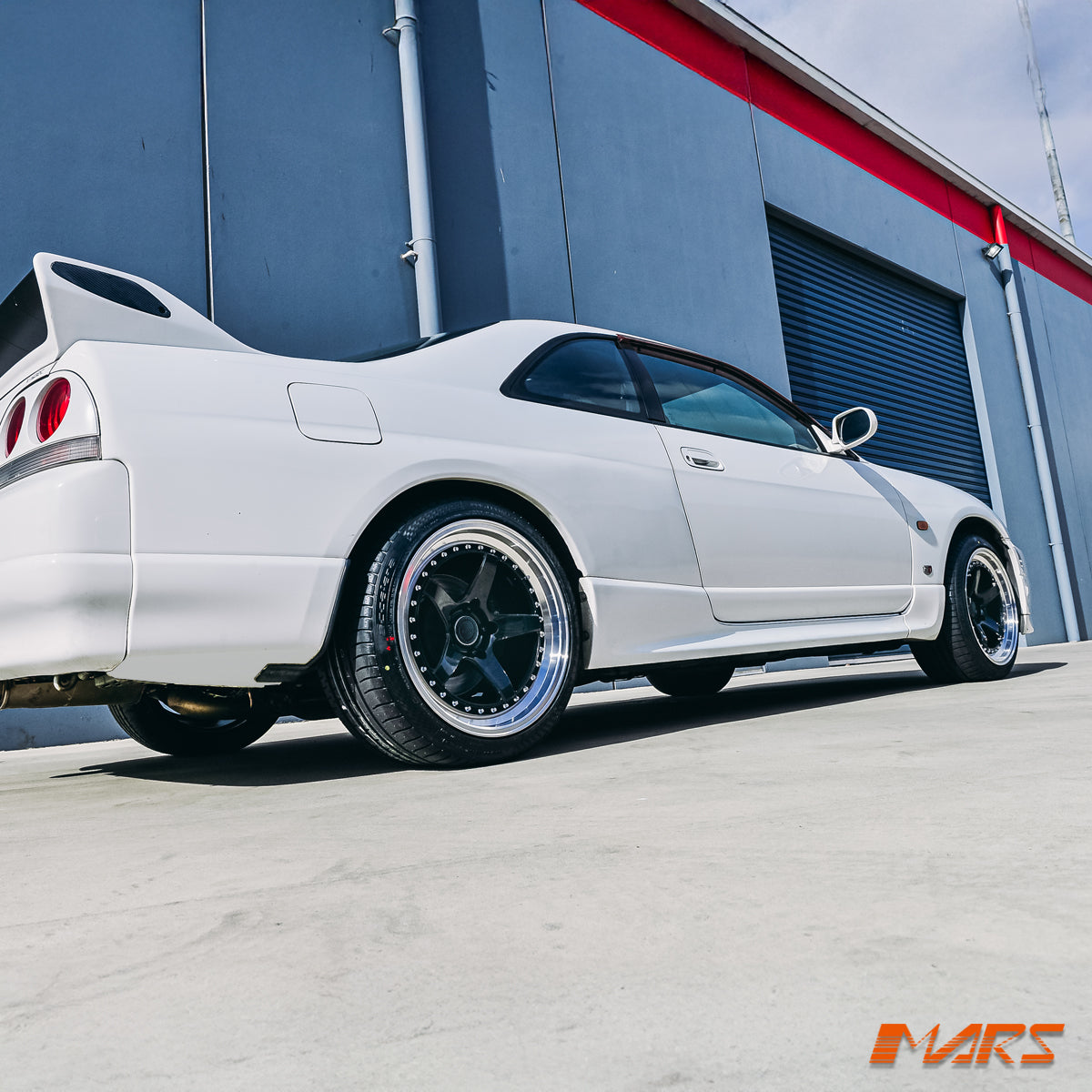 MP-SP-18-114.3-STAG-GBL-GTR-R33-13.jpg