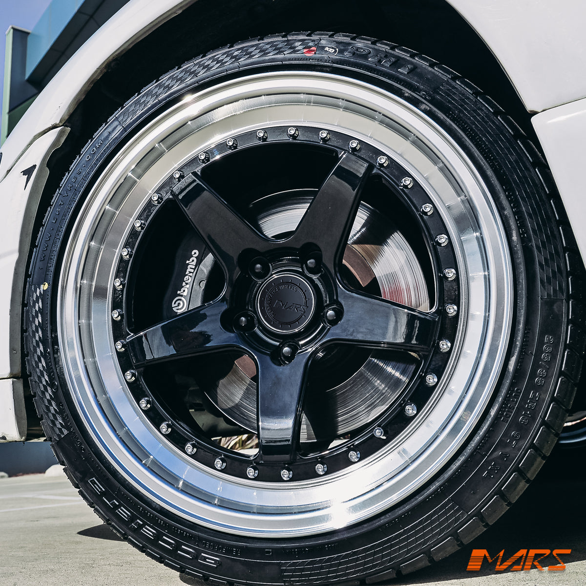 MP-SP-18-114.3-STAG-GBL-GTR-R33-15.jpg