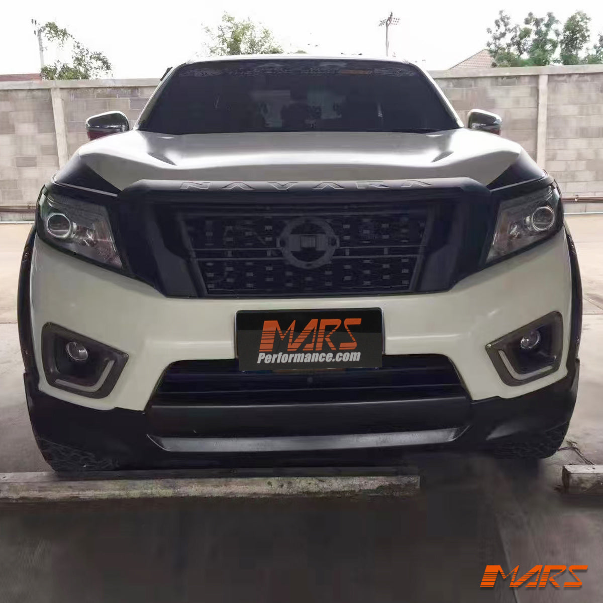 NAVARA-D23-S1-15-UP-FG-MB-HMT-11.jpg