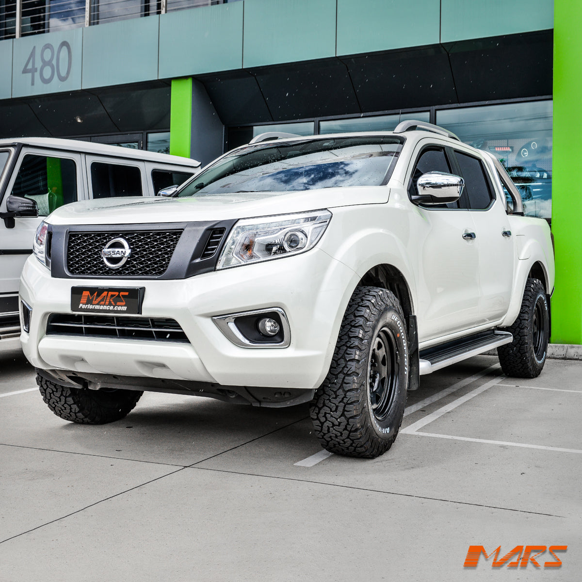 NAVARA-D23-S1-OE-FG-MB-HMT-14.jpg