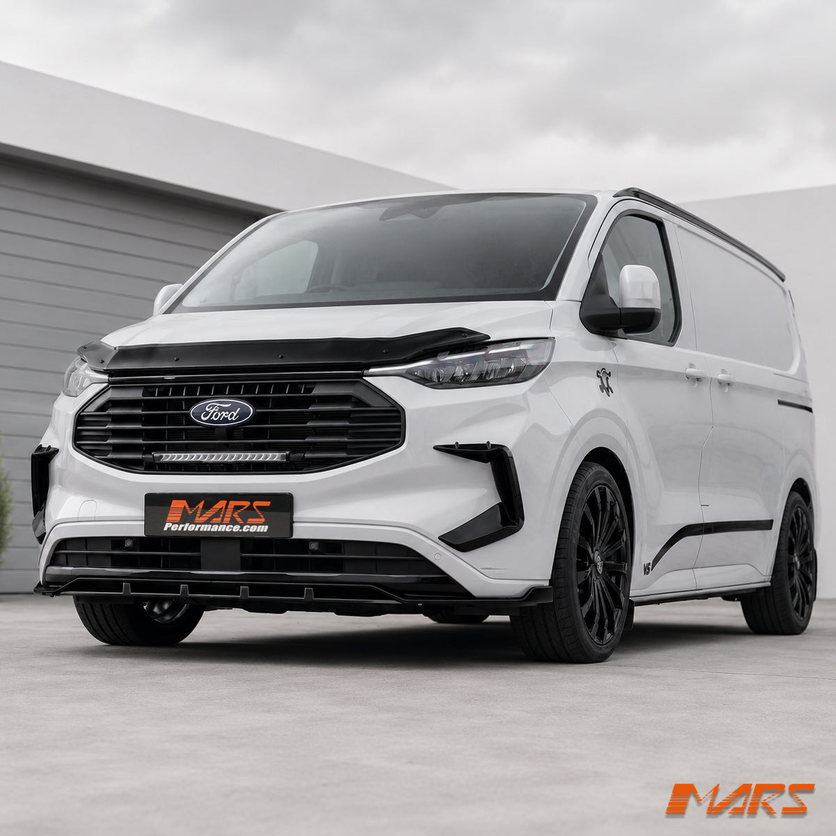 TRANSIT-CUSTOM-AV-23-FBL-GB-YK-12.jpg