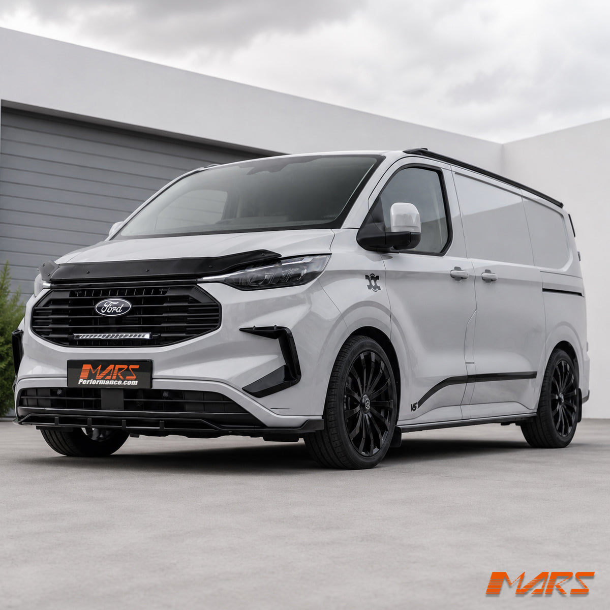 TRANSIT-CUSTOM-AV-23-FBL-GB-YK-16.jpg