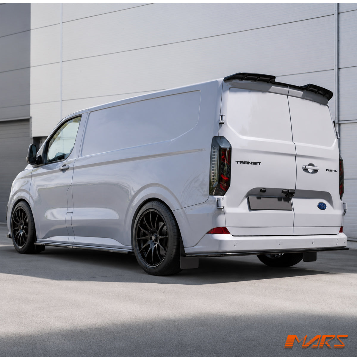 TRANSIT-CUSTOM-AV-23-RBL-GB-YK-13.jpg