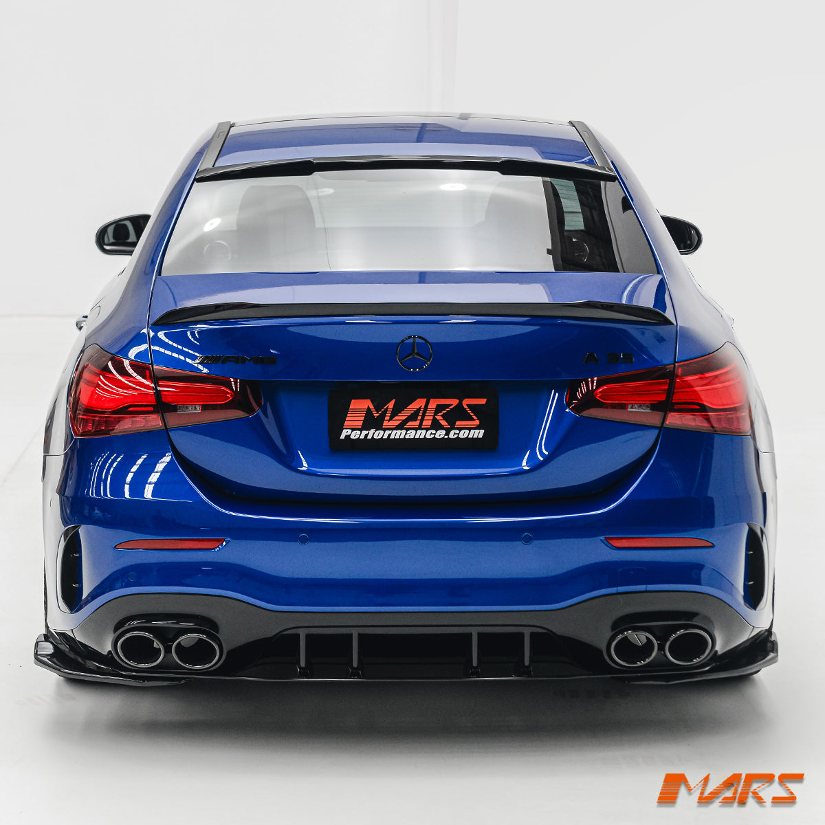 V177-AMG-TS-GB-XC-11.jpg