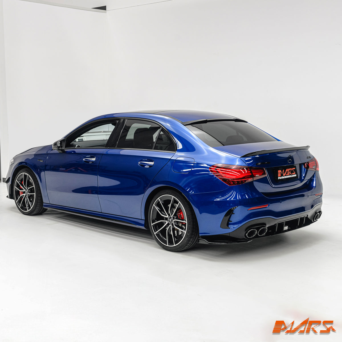 V177-AMG-TS-GB-XC-12.jpg