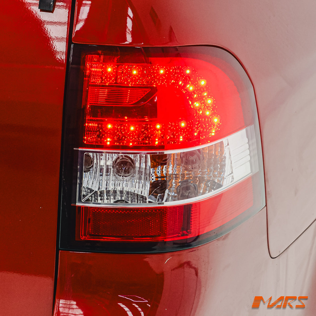VE-VF-UTE-LT-CR-SN-14.jpg