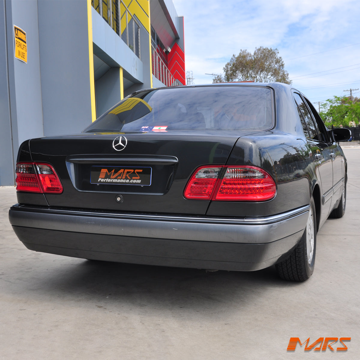 W210-LT-SR-KS-14.jpg