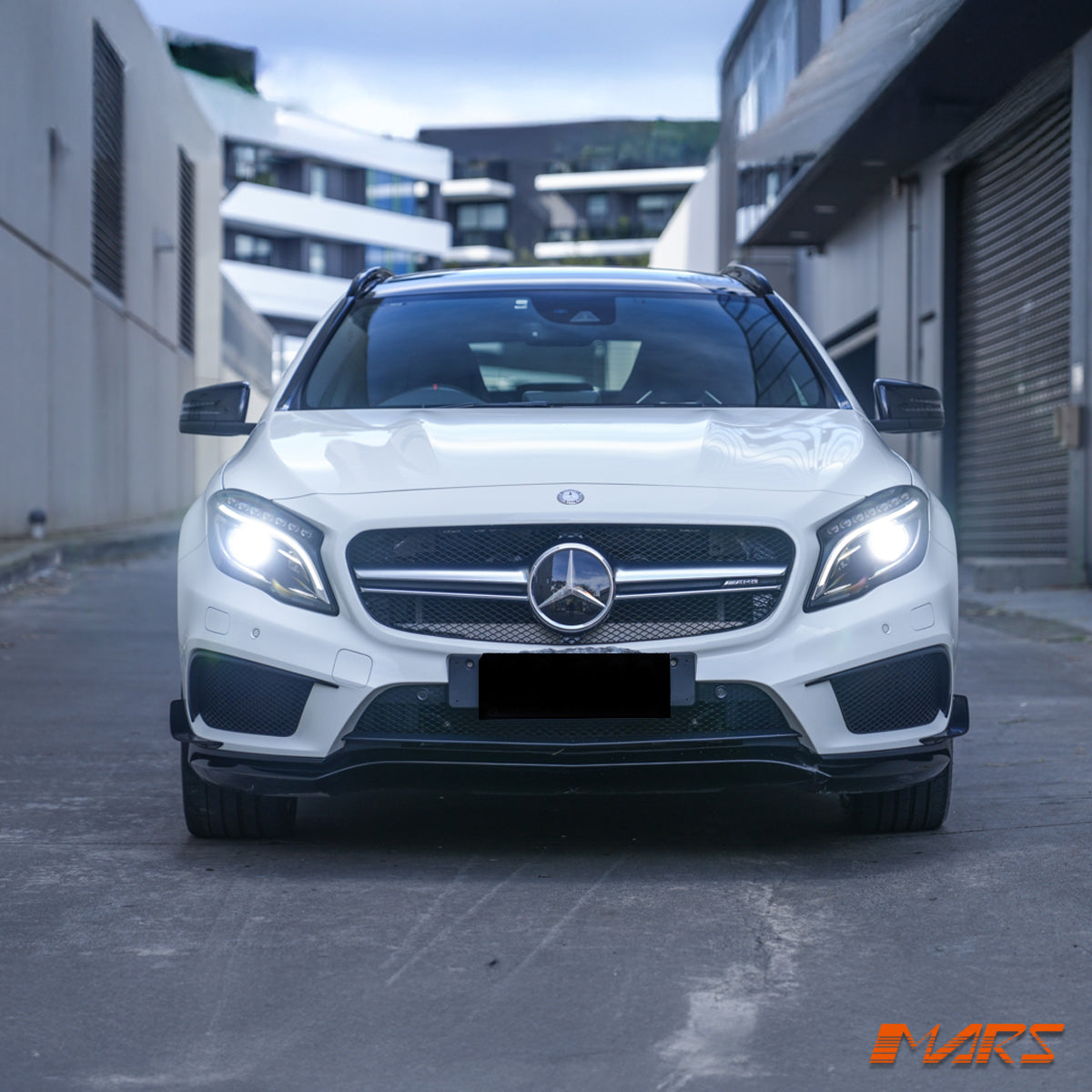 X156-S1-13-AMG-FB-BF-11.jpg