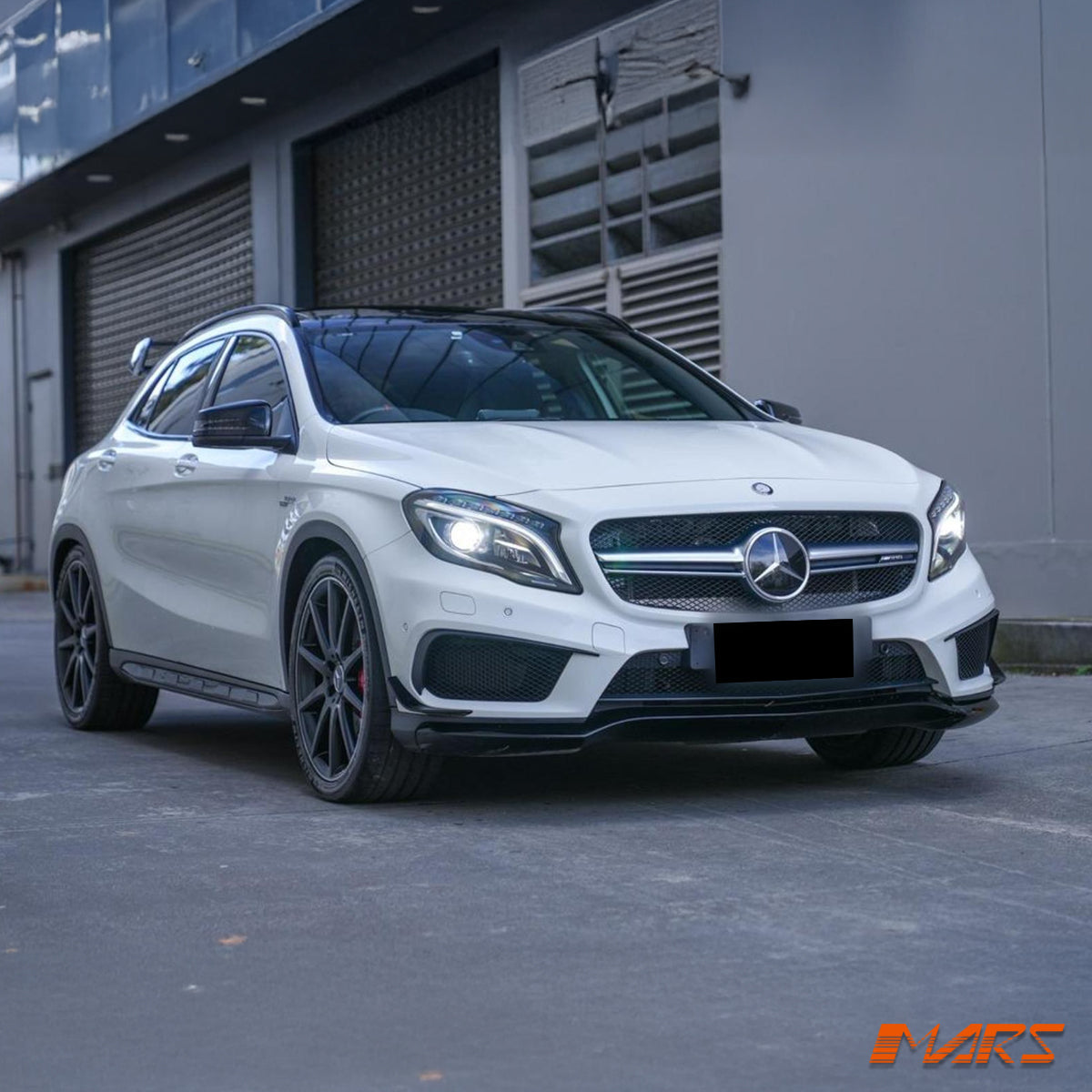 X156-S1-13-AMG-FB-BF-14.jpg