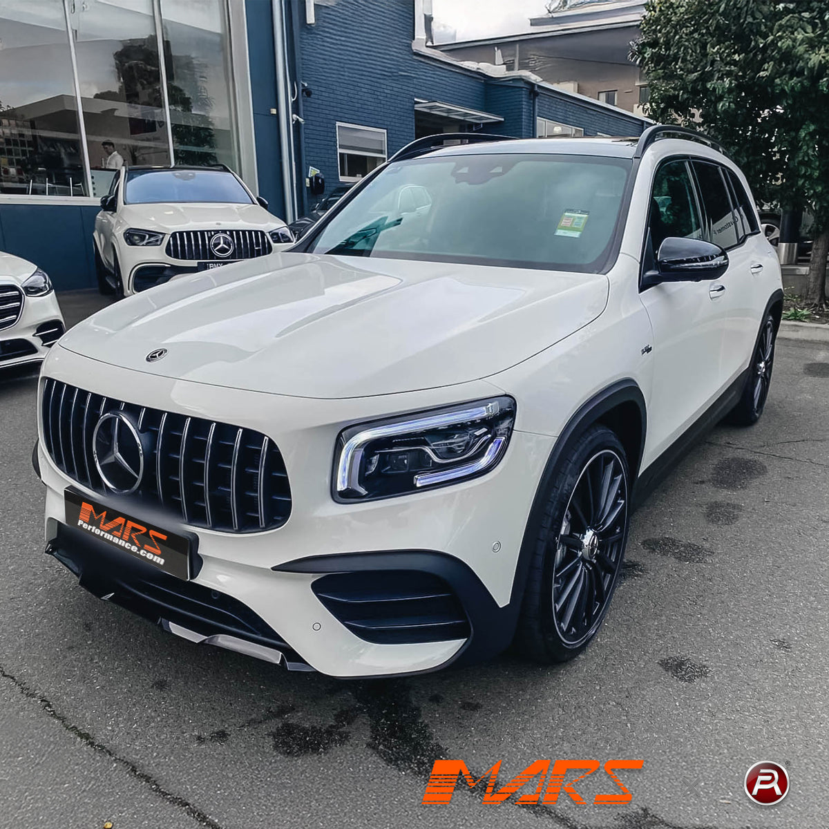 X247-GLB-S1-20-AMG-GT-FG-CB-FS-13.jpg