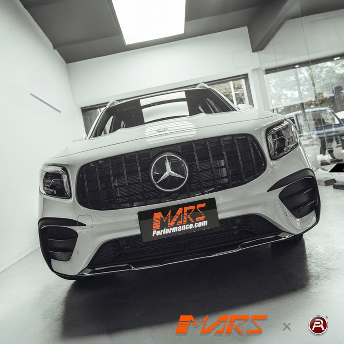 X247-GLB-S1-20-AMG-GT-FG-GB-FS-13.jpg