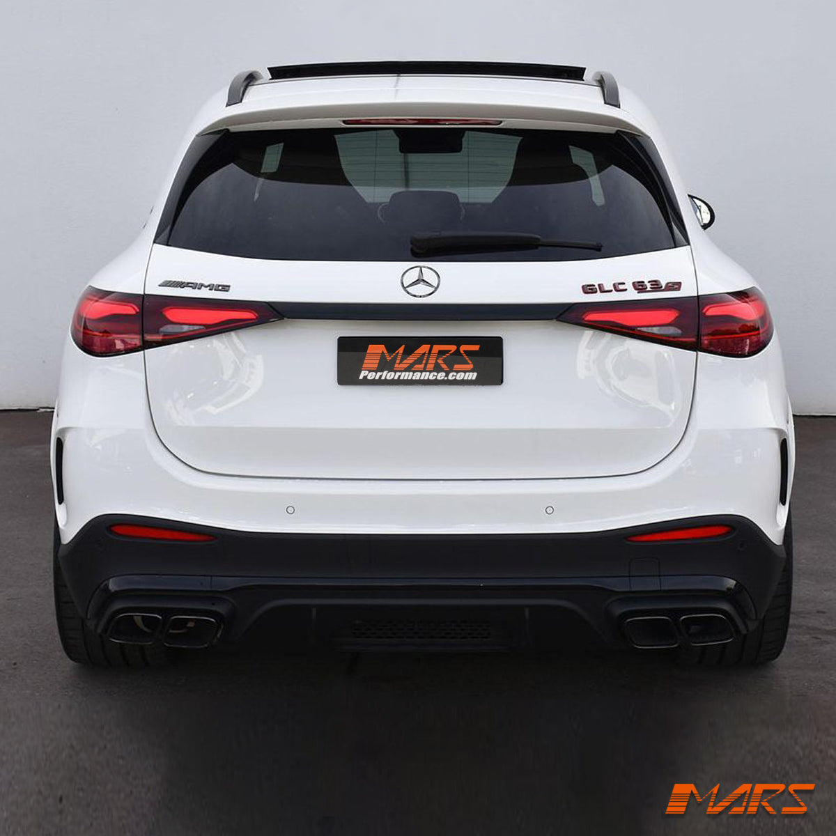 X254-S1-23-GLC63-RBD-GB-BF-14.jpg