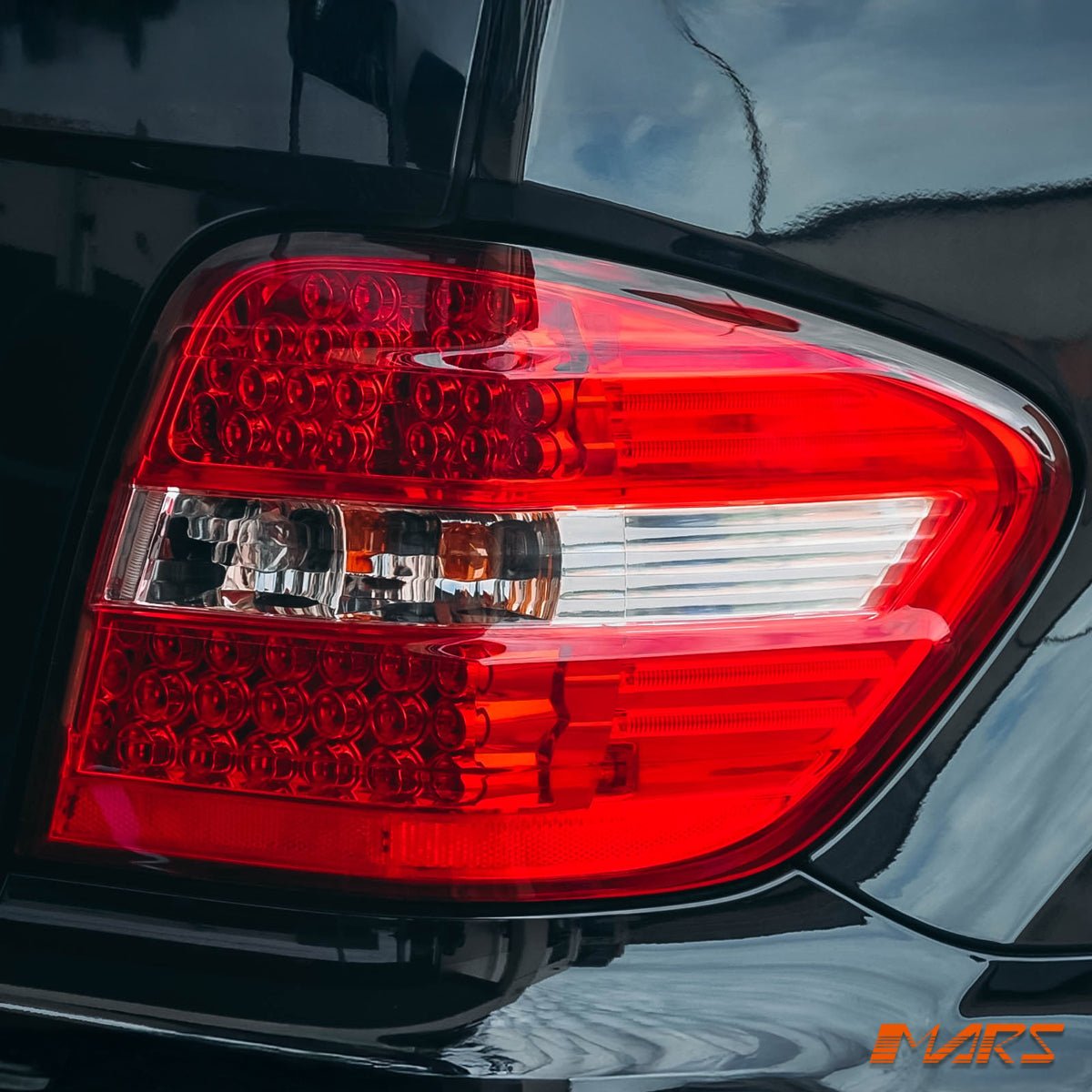 Clear Red LED Tail Lights for Mercedes - Benz ML - Class W164 2006 - 2008 & ML63 AMG - Mars Performance