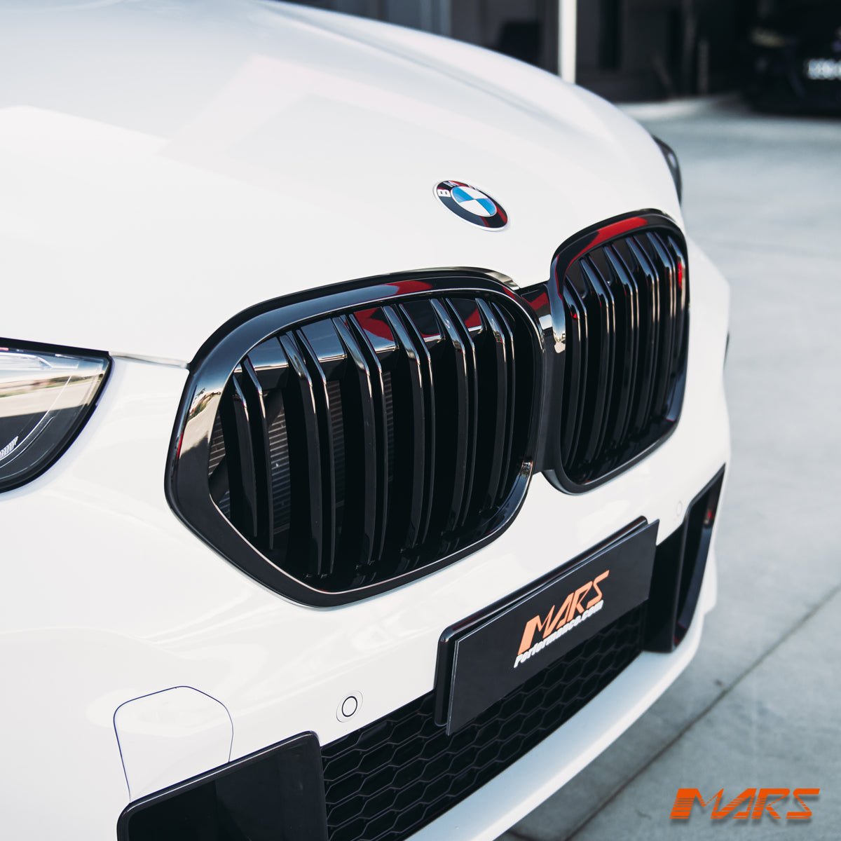 Gloss Black M Style Front Bumper bar Kidney Grille Grill Bodykit for BMW X1 F48 LCI 2019 - 2022 - Mars Performance
